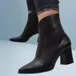 نیم بوت زنانه چرم مشکی پاشنه بلند